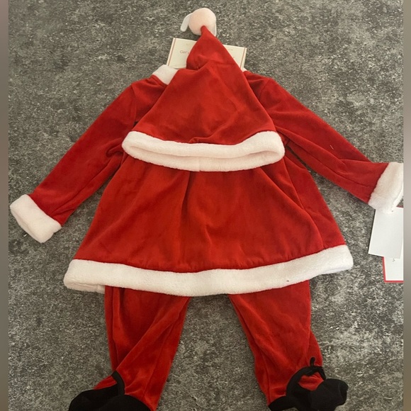 Mrs. Clause - Picture 5 of 5